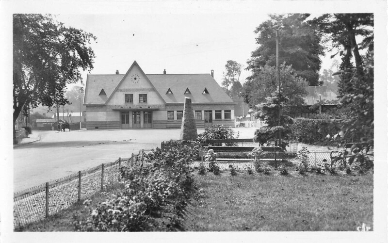 Carte postale ancienne Saint Valery En Caux La Gare à Saint-Valery-en-Caux