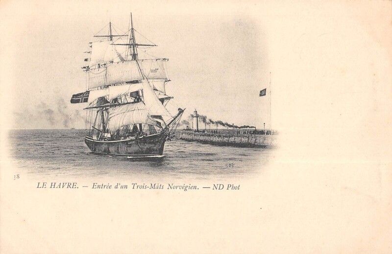 Carte postale ancienne Le Havre Entree D'Un Trois Mats Norvegien au Havre