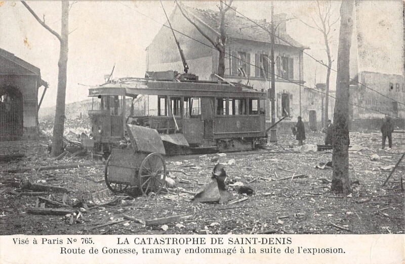 Carte postale ancienne Catastrophe De Saint Denis Route De Gonesse Tramay Endommage à Saint-Denis