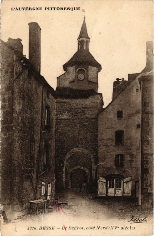 Carte postale ancienne Besse Le Beffroi, cote Nord France