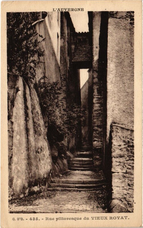 Carte postale ancienne Royat Rue pittoresque France à Royat
