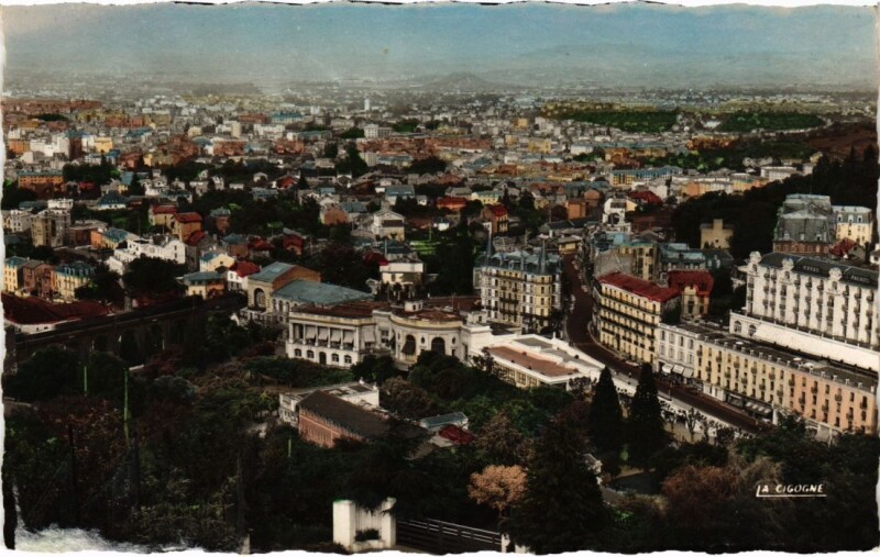 Carte postale ancienne Royat Station du Coeur, Casino, Parc et Vue France à Royat