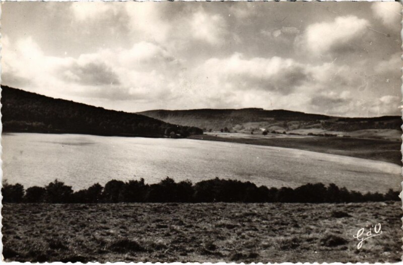 Carte postale ancienne L' Auvergne Le Lac Chauvet France