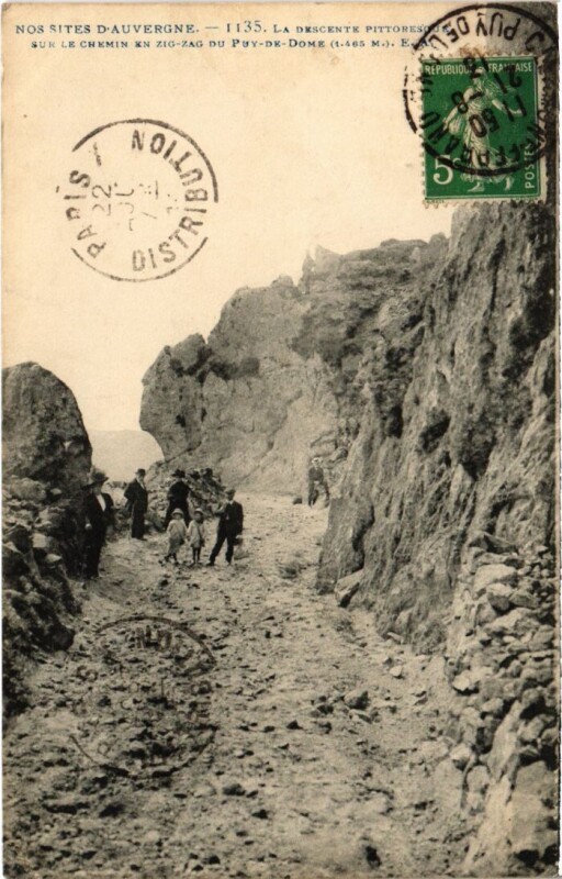 Carte postale ancienne Auvergne La descente pittoresque France