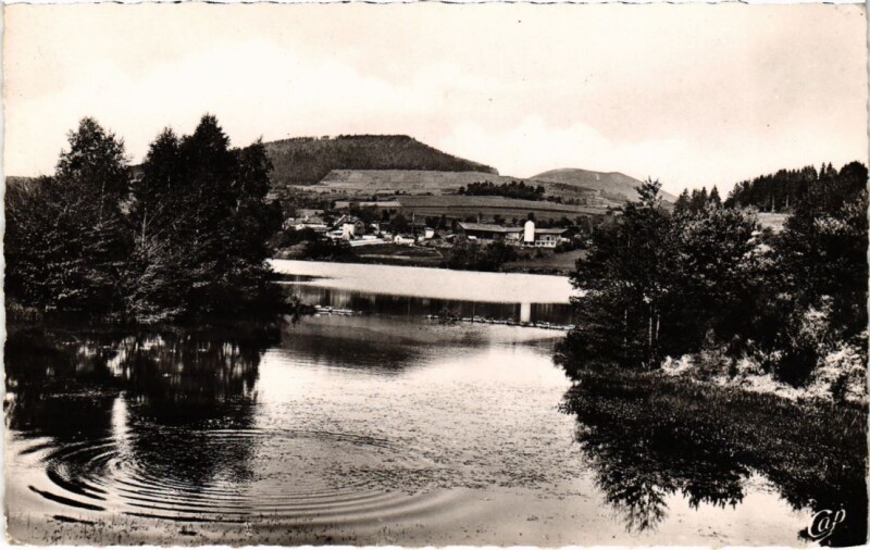 Carte postale ancienne Auvergne Lac d'Aydat France à Aydat