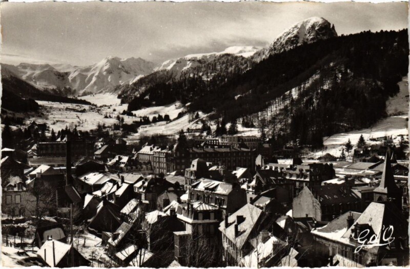 Carte postale ancienne Mont-Dore Centre Thermal France à Mont-Dore