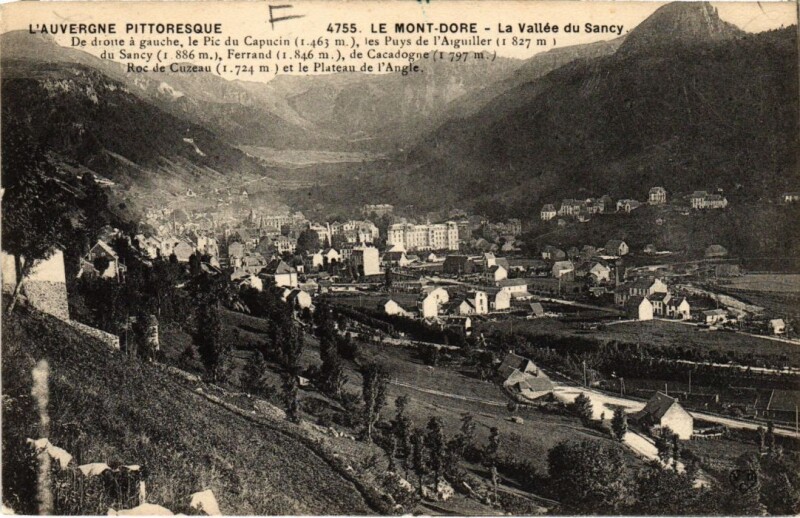 Carte postale ancienne Mont-Dore La Vallee du Sancy France à Mont-Dore