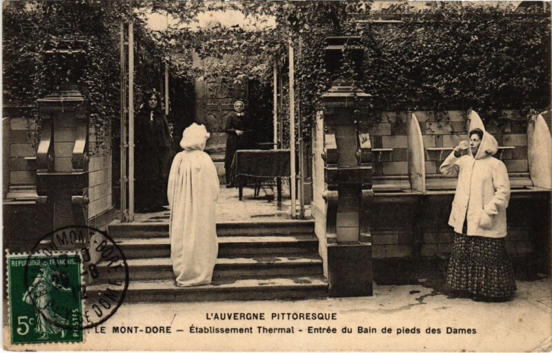 Carte postale ancienne Mont-Dore Etablissement Thermal, Entree du Bain France à Mont-Dore