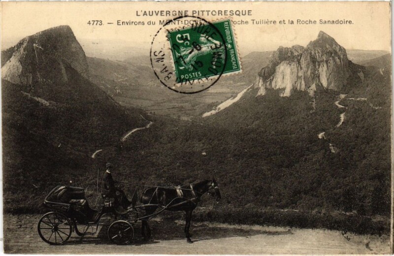 Carte postale ancienne Mont-Dore Roche Tuilliere et la Roche Sanadoire France à Mont-Dore