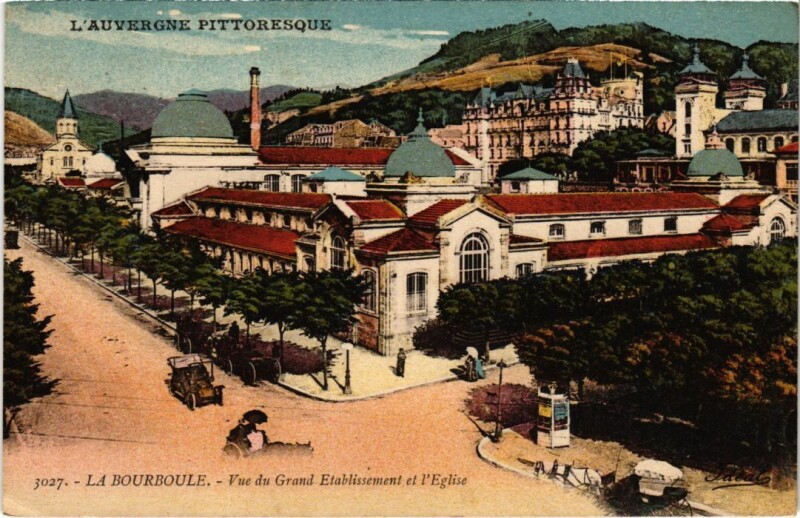 Carte postale ancienne La Bourboule Vue du Grand Etablissement et l'Eglise France à La Bourboule