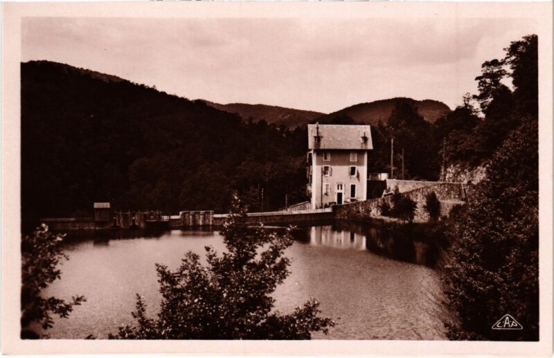 Carte postale ancienne La Bourboule Le Barrage France à La Bourboule