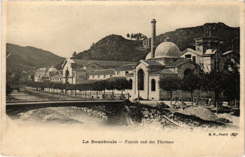 Carte postale ancienne La Bourboule Facade sud des Thermes France à La Bourboule
