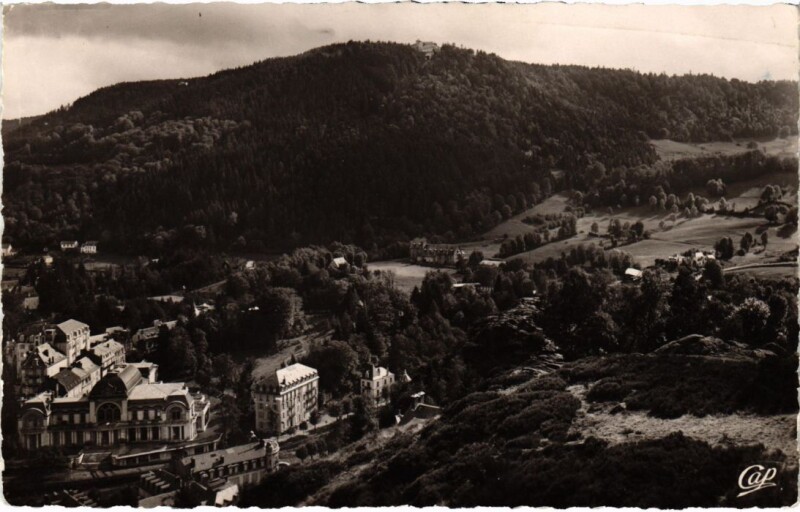 Carte postale ancienne La Bourboule Le Casino et le Plateau de Charlannes France à La Bourboule