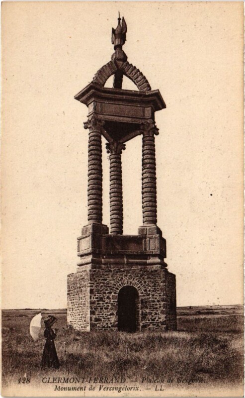 Carte postale ancienne Clermont-Ferrand Monument Vercingetorix France à Clermont-Ferrand