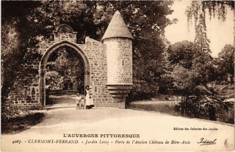 Carte postale ancienne Clermont-Ferrand Jardin Lecoq, Porte de l'Ancien Chateau France à Clermont-Ferrand