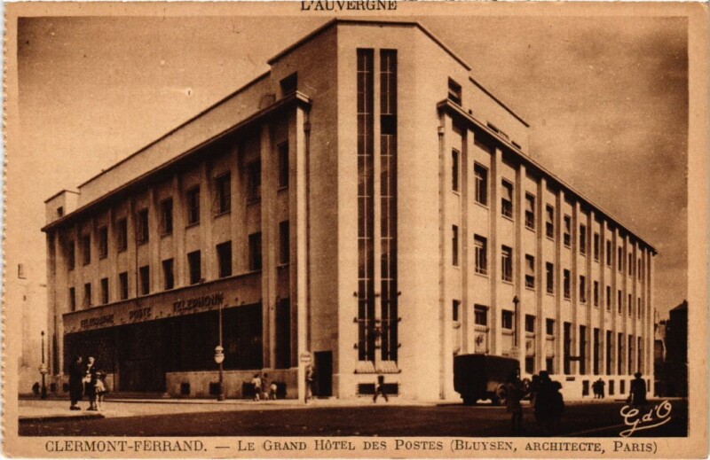 Carte postale ancienne Clermont-Ferrand Le Grand Hotel des Postes France à Clermont-Ferrand