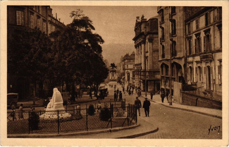 Carte postale ancienne Clermont-Ferrand Le Boulevard Desaix France à Clermont-Ferrand