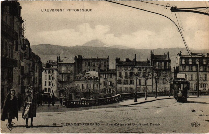 Carte postale ancienne Clermont-Ferrand Rue d'Assas et Boulevard Desaix France à Clermont-Ferrand