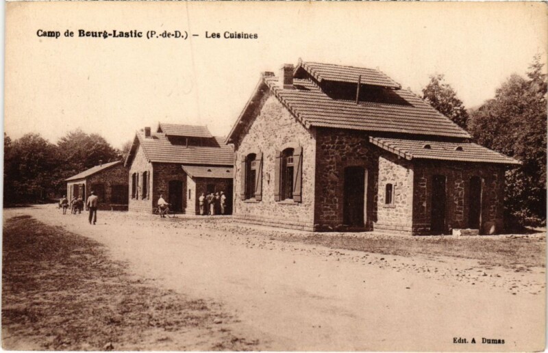 Carte postale ancienne Camp de Bourg-Lastic Les Cuisines France à Bourg-Lastic