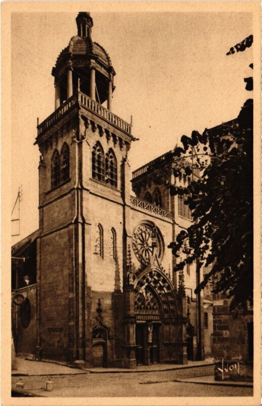 Carte postale ancienne Riom Eglise Notre-Dame du Marthuret France à Thuret