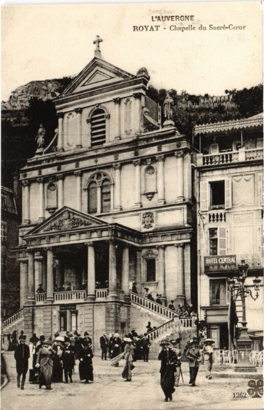 Carte postale ancienne Royat Chapelle du Sacre-Coeur France à Royat