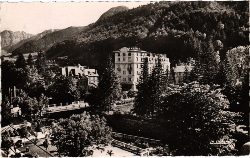 Carte postale ancienne Mont-Dore Station thermale et touristique France à Mont-Dore
