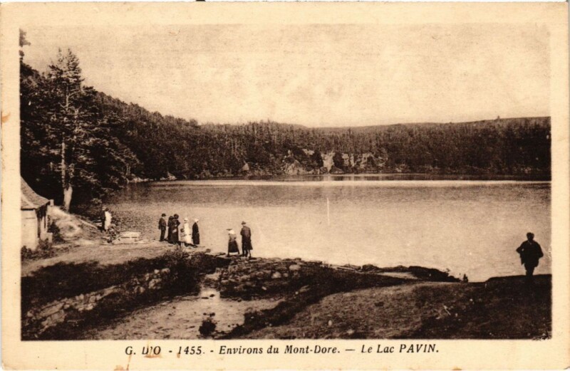 Carte postale ancienne Mont-Dore Le Lac Pavin France à Mont-Dore