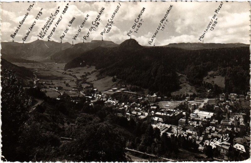 Carte postale ancienne Mont-Dore Touristique thermal, Vue Panoramique France à Mont-Dore