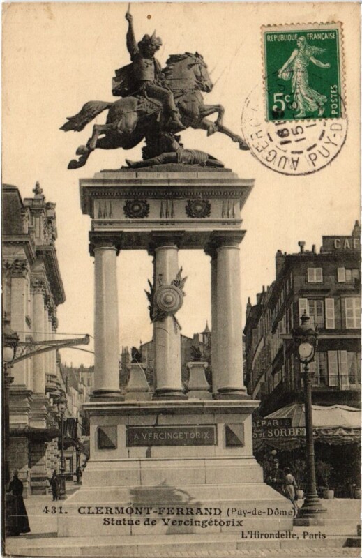 Carte postale ancienne Clermont-Ferrand Statue de Vercingetorix France à Clermont-Ferrand