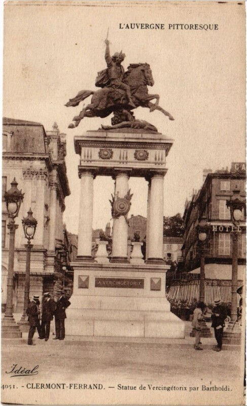 Carte postale ancienne Clermont-Ferrand Statue de Vercingetorix France à Clermont-Ferrand