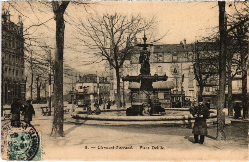 Carte postale ancienne Clermont-Ferrand Place Delille France à Clermont-Ferrand
