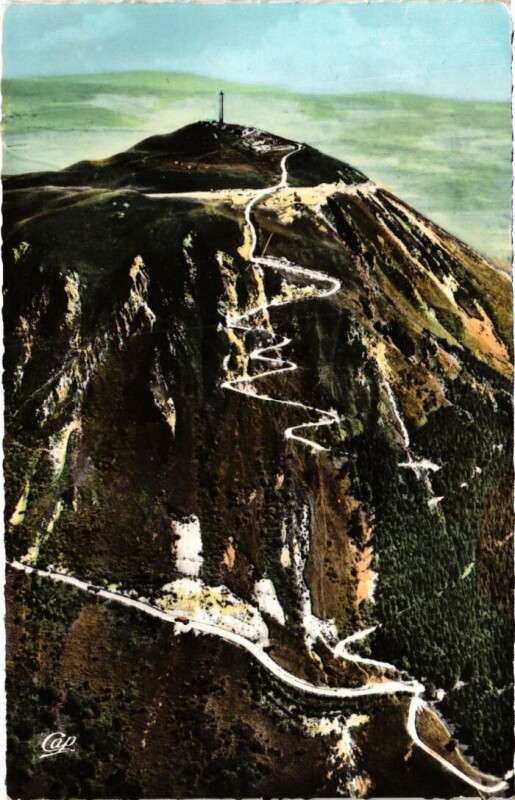 Carte postale ancienne Ceyssat L'Autoroute a gauche et la Voie Romaine France à Ceyssat