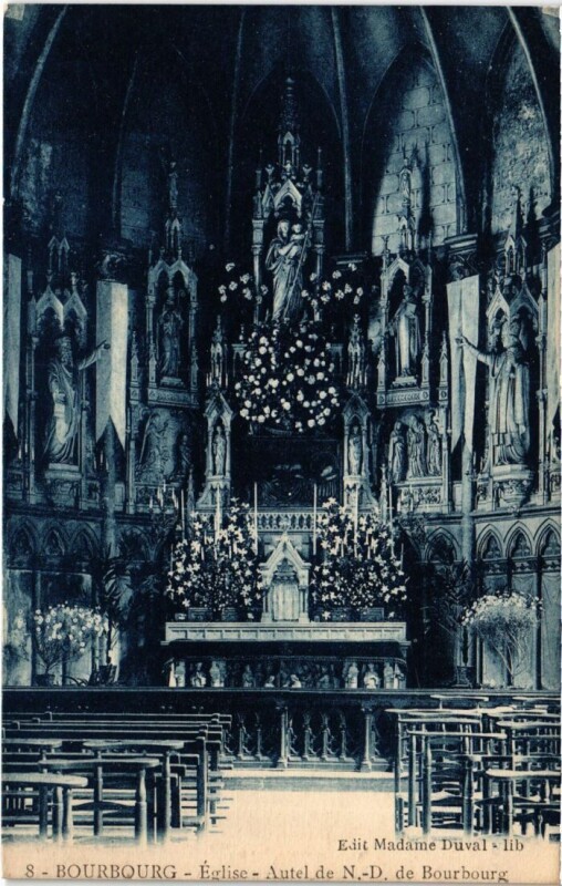 Carte postale ancienne Bourbourg Eglise-Autel de Notre-Dame France