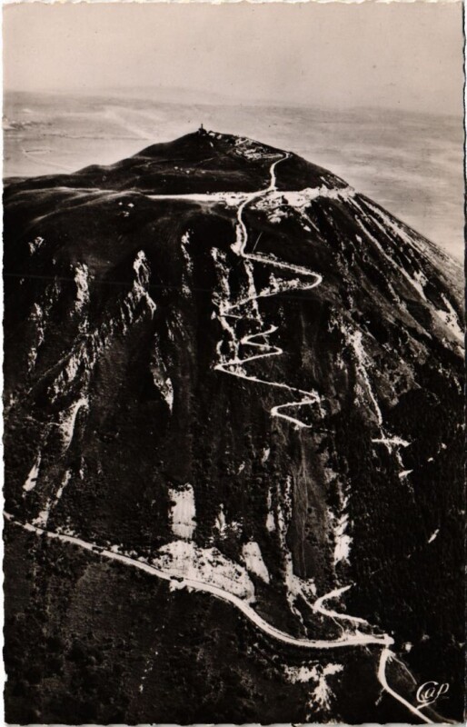 Carte postale ancienne Ceyssat L'Autoroute a gauche et la Voie Romaine France à Ceyssat