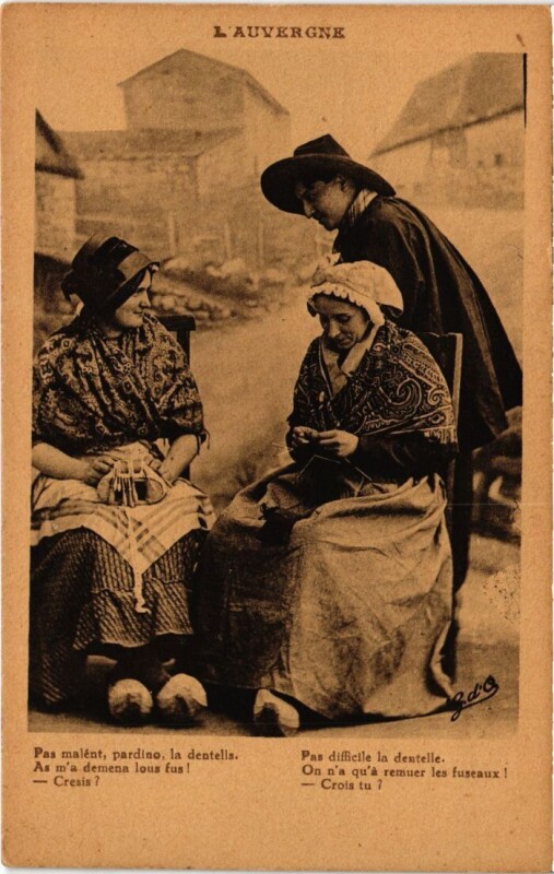 Carte postale ancienne Folklore - L'Auvergne - Types