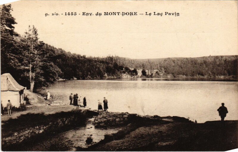 Carte postale ancienne Mont-Dore Le Lac Pavin France à Mont-Dore