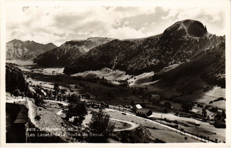 Carte postale ancienne Mont-Dore Les Lacets de la Route de Besse France à Mont-Dore