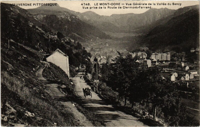Carte postale ancienne Mont-Dore Vue Generale de la Vallee du Sancy France à Mont-Dore