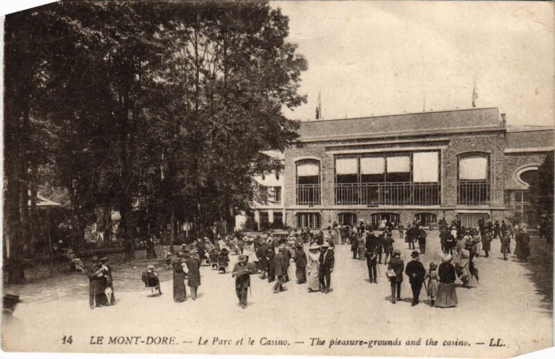 Carte postale ancienne Mont-Dore Le Parc et le Casino France à Mont-Dore