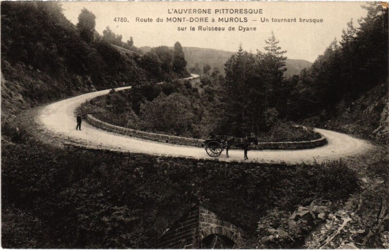 Carte postale ancienne Mont-Dore Un tournant brusque s le Ruisseau France à Mont-Dore