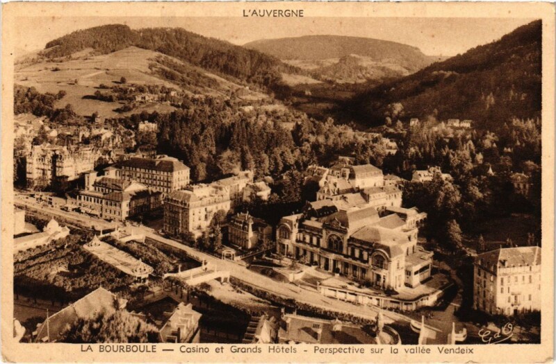 Carte postale ancienne La Bourboule Casino et Grands Hotels France à La Bourboule
