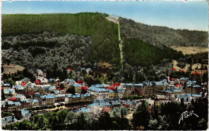 Carte postale ancienne La Bourboule Vue generale s le Funiculaire de Charlanne France à La Bourboule