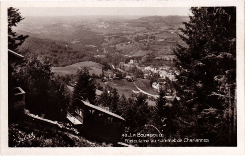 Carte postale ancienne La Bourboule Funiculaire au sommet de Charlannes France à La Bourboule