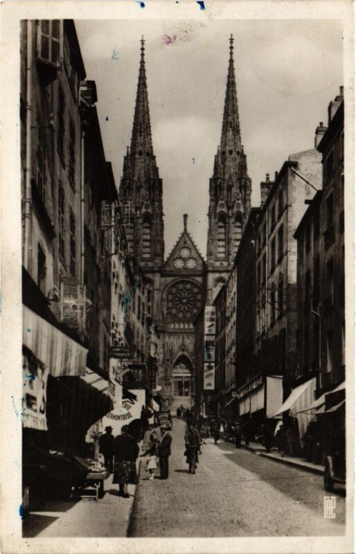 Carte postale ancienne Clermont-Ferrand Rue des Gras France à Clermont-Ferrand