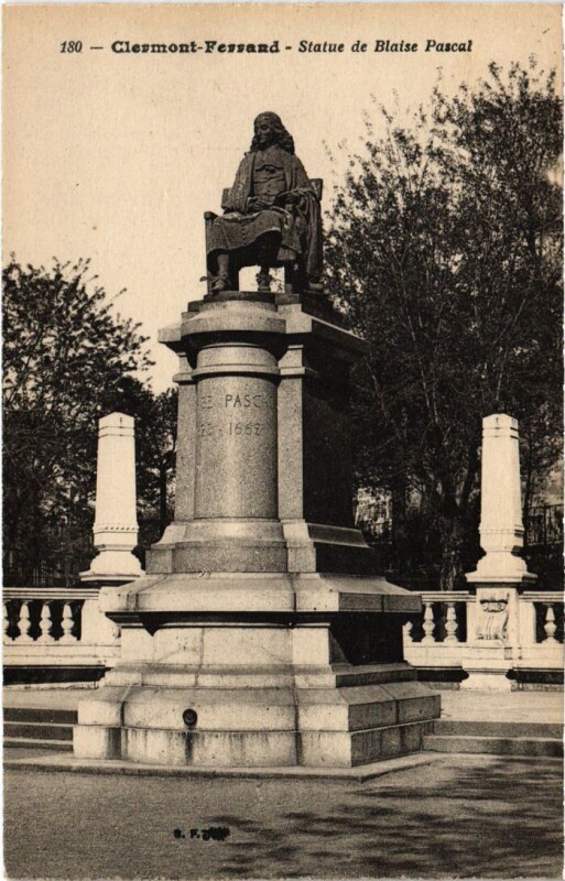 Carte postale ancienne Clermont-Ferrand Statue de Blaise Pascal France à Clermont-Ferrand