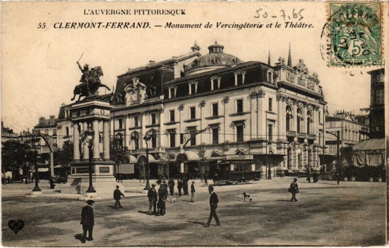 Carte postale ancienne Clermont-Ferrand Monument de Vercingetorix France à Clermont-Ferrand