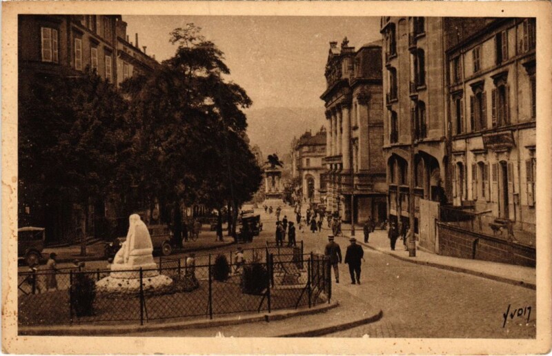 Carte postale ancienne Clermont-Ferrand Le Boulevard Desaix France à Clermont-Ferrand