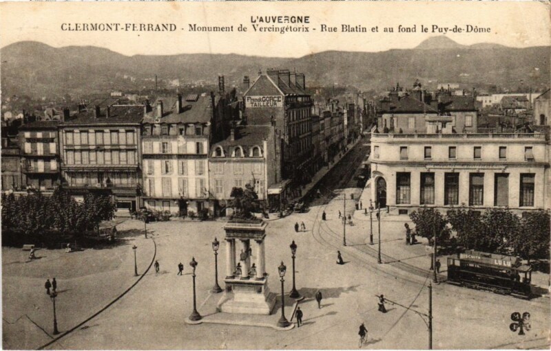 Carte postale ancienne Clermont-Ferrand Monument de Vercingetorix France à Clermont-Ferrand