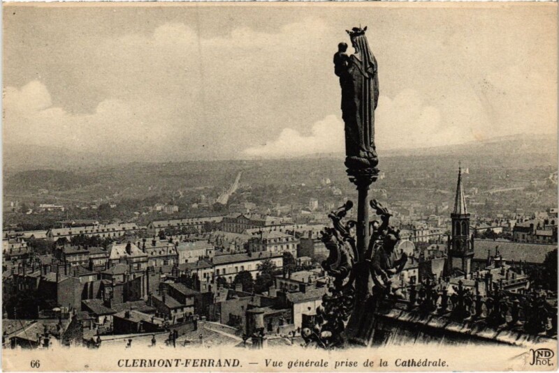 Carte postale ancienne Clermont-Ferrand Vue Generale prise de la Cathedrale France à Clermont-Ferrand