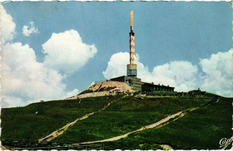 Carte postale ancienne Le Sommet du Puy de Dome et Tour de la Rtf France